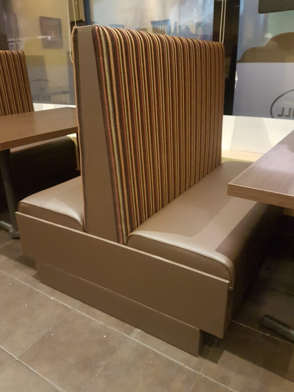 Simple & Plain Design Booth - Image 5