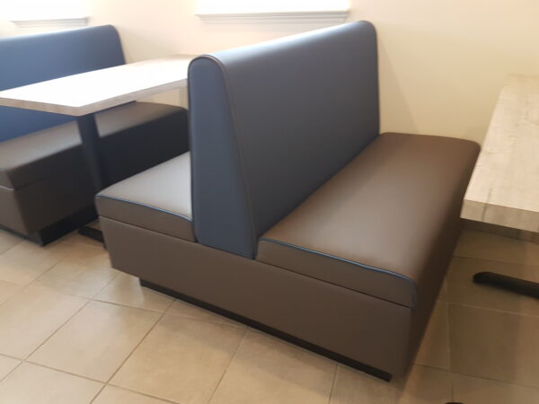 Simple & Plain Design Booth - Image 3